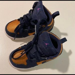 Size 7c Jordan 1Mid SE euc $25 shipped